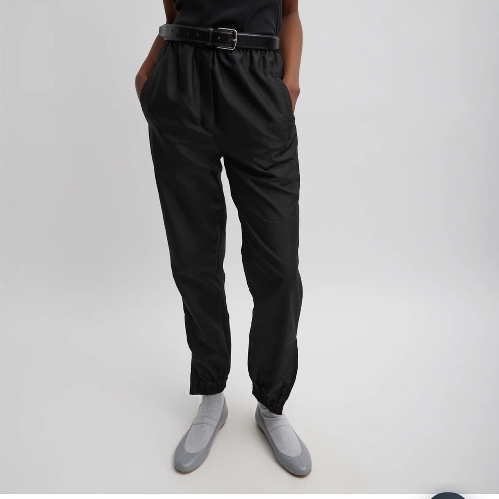 Crispy Nylon Kat Jogger